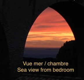 STUDIO pied village EZE - dans VILLA récente - Parking Gratuit